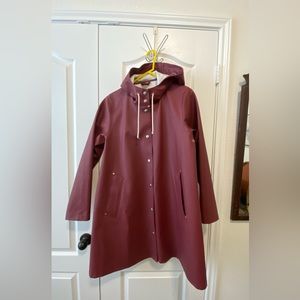 Sz S Burgundy Stutterheim raincoat
